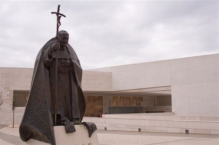 pape (religion) - New cathedral in Fatima Portugal - With the statue of the Pope Photographie de stock - Aubaine LD & Abonnement, Code: 400-05025800