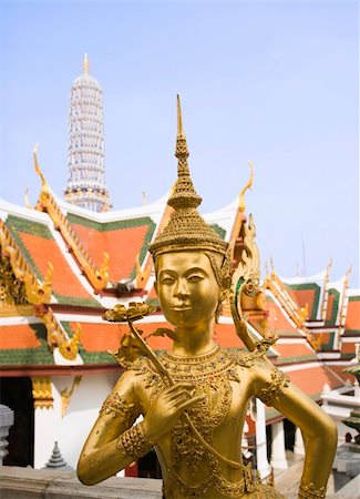 simsearch:400-03985821,k - Guardian statue at  the Buddhist temple of Wat Phra Kaeo at the Grand Palace in Bangkok, Thailand. Photographie de stock - Aubaine LD & Abonnement, Code: 400-05028343