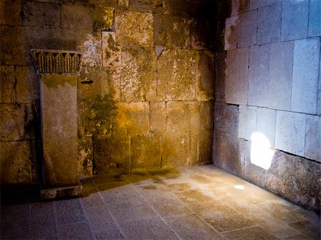 simsearch:400-04818378,k - Old Roman Temple used also as mosque in after period. Al-Qasr archaeological site in Amman Jordan. Foto de stock - Super Valor sin royalties y Suscripción, Código: 400-05029134