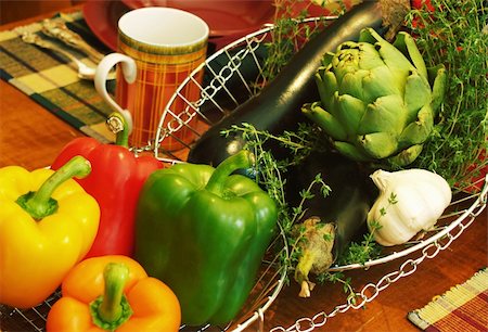 sparkia (artist) - fresh vegetables and herbs as a centerpiece on a table Stockbilder - Microstock & Abonnement, Bildnummer: 400-05029205