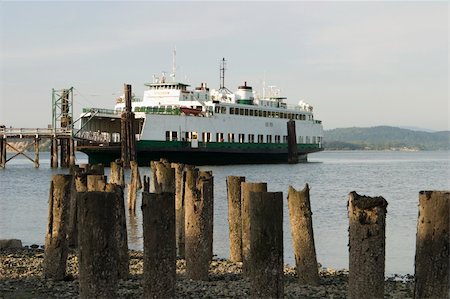 puget sound - A ferry boat tied up to the dock in Anacortes. Stock Photo - Budget Royalty-Free & Subscription, Code: 400-05029426