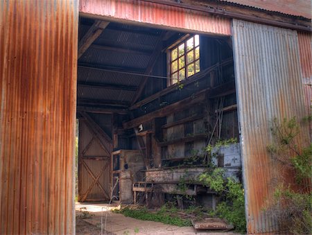 Old warehouse #78. Interior of old, abandoned warehouse Fotografie stock - Microstock e Abbonamento, Codice: 400-05020191