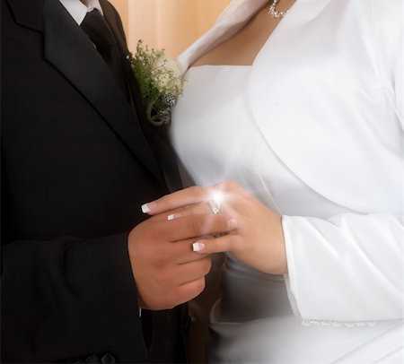 simsearch:400-05161652,k - Wedding vows sealed with a ring ( a diamond is forever) Foto de stock - Super Valor sin royalties y Suscripción, Código: 400-05034038