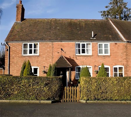 A brick built cottage with gate. Photographie de stock - Aubaine LD & Abonnement, Code: 400-05034175