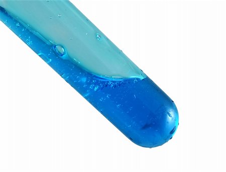 simsearch:670-03734256,k - Test tube with a dark blue liquid on a white background Photographie de stock - Aubaine LD & Abonnement, Code: 400-05034759
