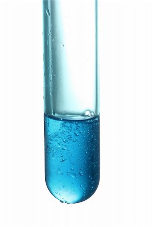simsearch:670-03734256,k - Test tube with a dark blue liquid on a white background Photographie de stock - Aubaine LD & Abonnement, Code: 400-05034760