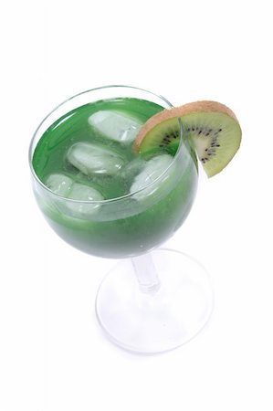 simsearch:400-04955245,k - green kiwi drink with slice of kiwi on the white background Foto de stock - Super Valor sin royalties y Suscripción, Código: 400-05036284