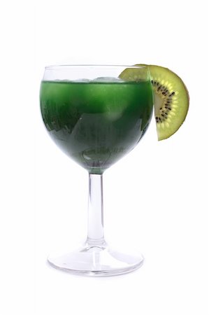 simsearch:400-04955245,k - green kiwi drink with slice of kiwi on the white background Foto de stock - Super Valor sin royalties y Suscripción, Código: 400-05036285