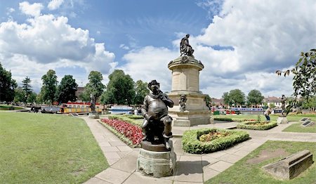 The stratford on avon canal bancroft basin statues falstaff in foreground william shakespeare behind. Photographie de stock - Aubaine LD & Abonnement, Code: 400-05036356
