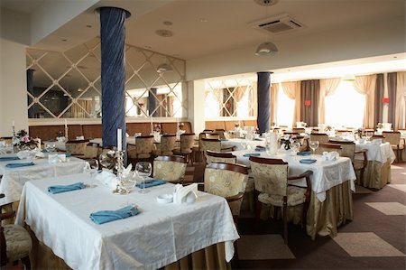 Restaurant magnifique et luxueux hôtel moderne Photographie de stock - Aubaine LD & Abonnement, Code: 400-05036716