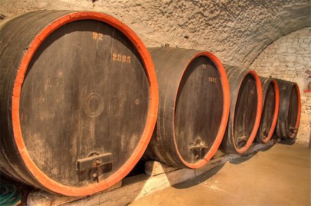 Wine barrels in a fortress wine cellar in Romania. Photographie de stock - Aubaine LD & Abonnement, Code: 400-05037683