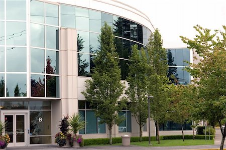 Office building in Redmond, WA, home of the largest software company in the world. Stockbilder - Microstock & Abonnement, Bildnummer: 400-05039010