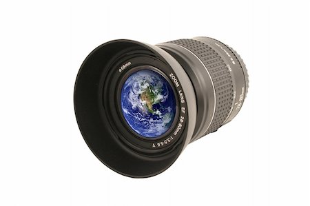 simsearch:400-04909492,k - A Camera lens with the earth in the glass Stock Photo - Budget Royalty-Free & Subscription, Code: 400-05039650