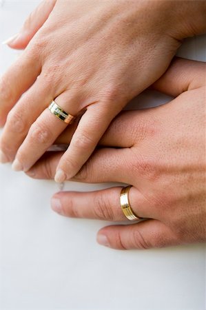 simsearch:400-05161652,k - two hands with wedding rings on them Foto de stock - Super Valor sin royalties y Suscripción, Código: 400-05032321