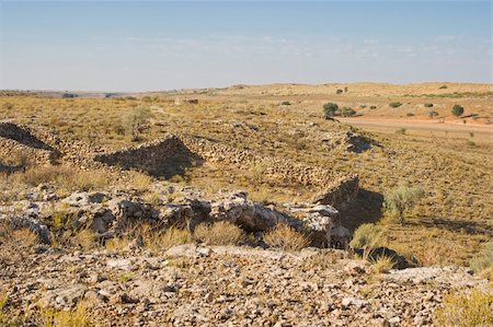 simsearch:400-04935476,k - Old ruins of a cattle pen in the Kalahari Fotografie stock - Microstock e Abbonamento, Codice: 400-05032717