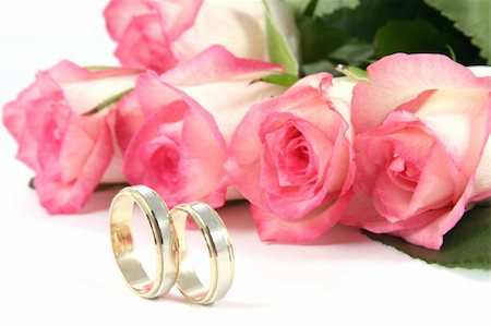 eremm (artist) - wedding rings and roses Foto de stock - Super Valor sin royalties y Suscripción, Código: 400-05033824