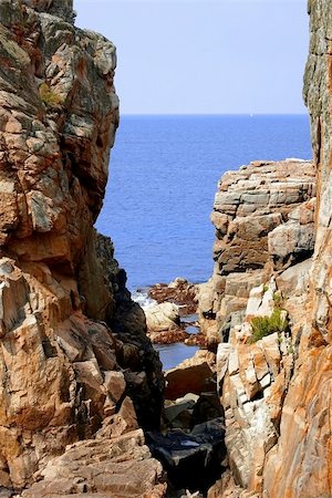 simsearch:400-07246072,k - The rocky coast of the cote de granit rose, cotes d'armour, brittany. Fotografie stock - Microstock e Abbonamento, Codice: 400-05033879