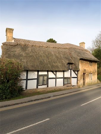 simsearch:400-05358688,k - A thatched cottage broadway cotswolds uk. Foto de stock - Super Valor sin royalties y Suscripción, Código: 400-05033872