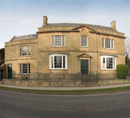 davidmartyn (artist) - A town house on the high street broadway cotswolds worcestershire uk. Foto de stock - Super Valor sin royalties y Suscripción, Código: 400-05033948