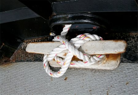 rope deck knot - Anchor and rope onboard ferry Photographie de stock - Aubaine LD & Abonnement, Code: 400-05044046