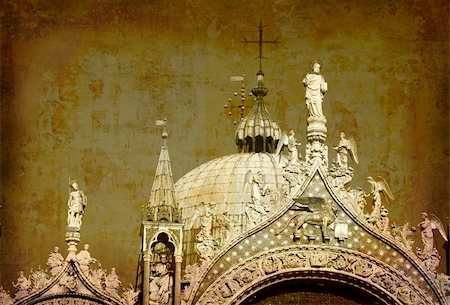 simsearch:400-05004765,k - Artistic work of my own in retro style - Postcard from Italy. - Top of St. Marks Cathedral - St. Marks Square, Venice. Fotografie stock - Microstock e Abbonamento, Codice: 400-05044886