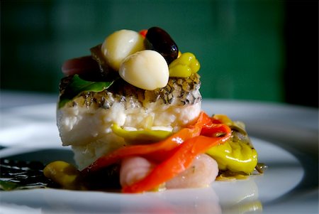 fine dining fish food pictures - Image of grilled sea bass with vegetables Photographie de stock - Aubaine LD & Abonnement, Code: 400-05045495