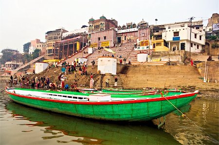 View of Varanasi from the gange river. Photographie de stock - Aubaine LD & Abonnement, Code: 400-05045543