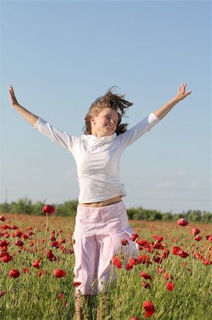 dreef (artist) - Girl jumps over poppy field in nice summer day Foto de stock - Super Valor sin royalties y Suscripción, Código: 400-05048309