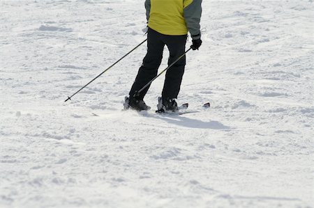 simsearch:400-04117720,k - Skier speeding downhill Photographie de stock - Aubaine LD & Abonnement, Code: 400-05048313