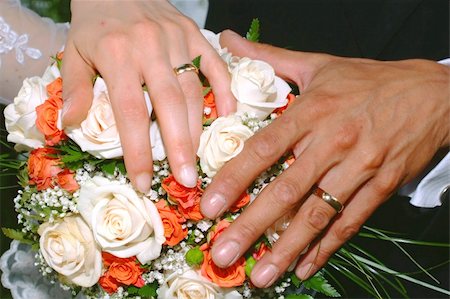 Wedding bouquet of flowers and rings Photographie de stock - Aubaine LD & Abonnement, Code: 400-05040764