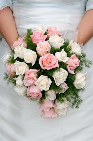 Wedding bouquet of flowers and rings Photographie de stock - Aubaine LD & Abonnement, Code: 400-05040762