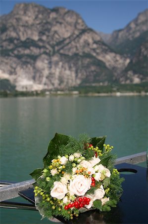 A brides wedding bouquet - series Photographie de stock - Aubaine LD & Abonnement, Code: 400-05040763