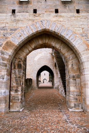 simsearch:400-04955587,k - Medieval Valentre bridge in Carhors in southwest France Fotografie stock - Microstock e Abbonamento, Codice: 400-05041046