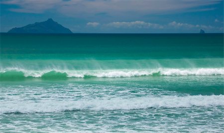 simsearch:400-06557675,k - Wild Pacific Ocean coast surf with islands on horizon Foto de stock - Super Valor sin royalties y Suscripción, Código: 400-05041301