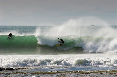 Surfing the break at Haumoana Beach, Hawke's Bay, New Zealand Photographie de stock - Aubaine LD & Abonnement, Code: 400-05041873