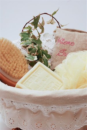 smithesmith (artist) - Towels and soap assortment for bathroom or wellness therapy Photographie de stock - Aubaine LD & Abonnement, Code: 400-05041957