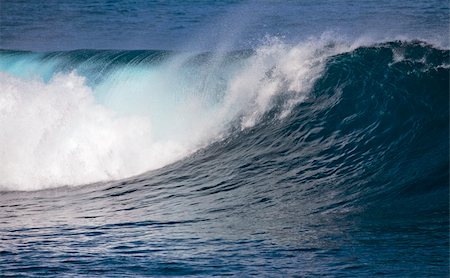 Breaking ocean wave spotted at Puerto de la Cruz, Tenerife, Canary Islands Photographie de stock - Aubaine LD & Abonnement, Code: 400-05042617