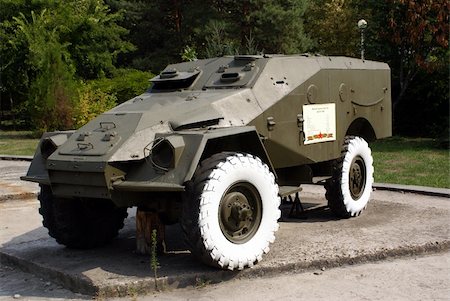 shanin (artist) - Green army car in park, Krasnodar, south Russia Photographie de stock - Aubaine LD & Abonnement, Code: 400-05056838