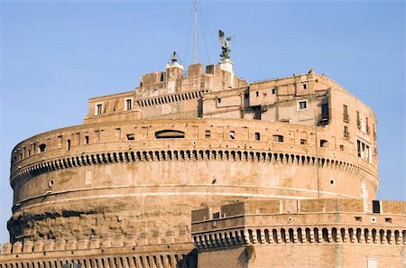 simsearch:400-08431858,k - Castel Sant'Angelo in Rome, Italy. c 130-139 AC. Foto de stock - Super Valor sin royalties y Suscripción, Código: 400-05057034