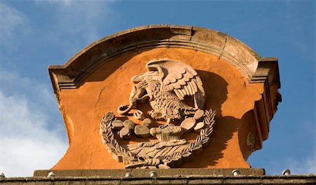 Stone Symbol of Mexico, Eagle, Rattlesnake, Mexican Government Building, San Miguel de Allende Photographie de stock - Aubaine LD & Abonnement, Code: 400-05059610