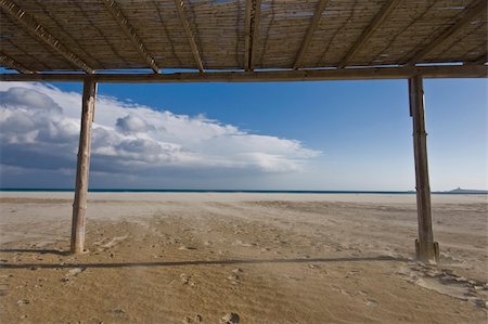 rain on roof - canopy in the beach. View from inside. Stock Photo - Budget Royalty-Free & Subscription, Code: 400-05059748