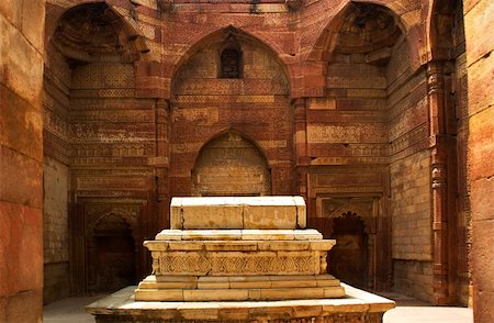 script of india culture - Iltumish Tomb surrounded by carved sandstone walls Qutab Minar, Delhi, India Stock Photo - Budget Royalty-Free & Subscription, Code: 400-05050396