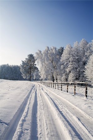 simsearch:400-04430586,k - Winter scene with snowy road in early morning lights Stock Photo - Budget Royalty-Free & Subscription, Code: 400-05050557