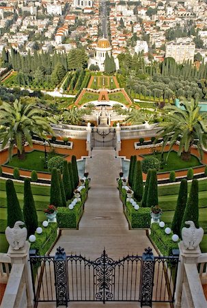 The Bahai Shrine,the terraced gardens Stockbilder - Microstock & Abonnement, Bildnummer: 400-05052120