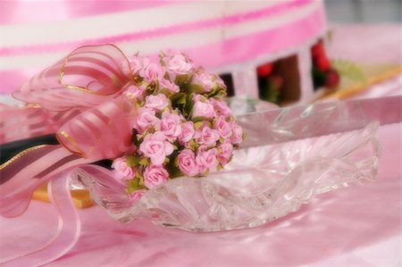 wedding knife cake in soft focus Stockbilder - Microstock & Abonnement, Bildnummer: 400-05052160