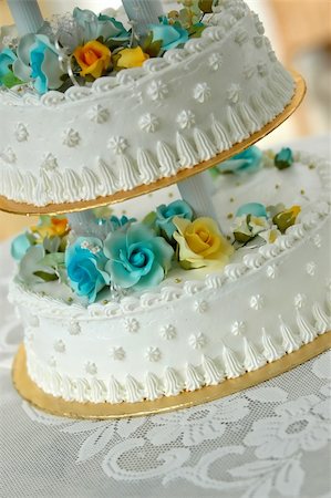 white wedding cake Stockbilder - Microstock & Abonnement, Bildnummer: 400-05052237