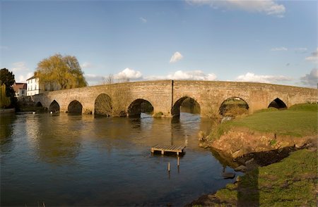 simsearch:400-04476069,k - medieval bridge over the river avon bidford on avon warwickshire the midlands england uk Foto de stock - Super Valor sin royalties y Suscripción, Código: 400-05052474