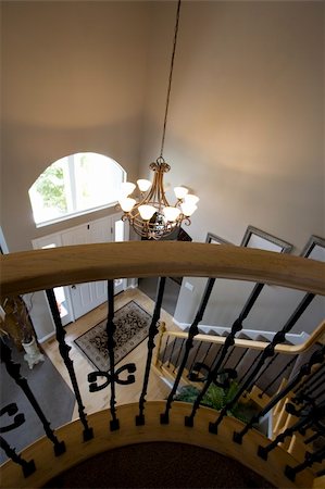 Looking down from a staircase in a house Foto de stock - Super Valor sin royalties y Suscripción, Código: 400-05064008