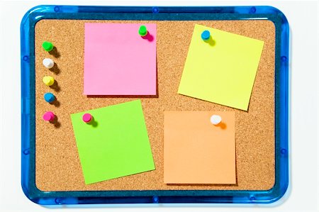 simsearch:400-04744751,k - bulletin board and multi colored stickies attached with push pins. Isolated on white and copy space Foto de stock - Super Valor sin royalties y Suscripción, Código: 400-05064919