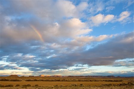 simsearch:400-03957512,k - Rainbow over the hill under the cloudy sky in spring season Foto de stock - Super Valor sin royalties y Suscripción, Código: 400-05065051